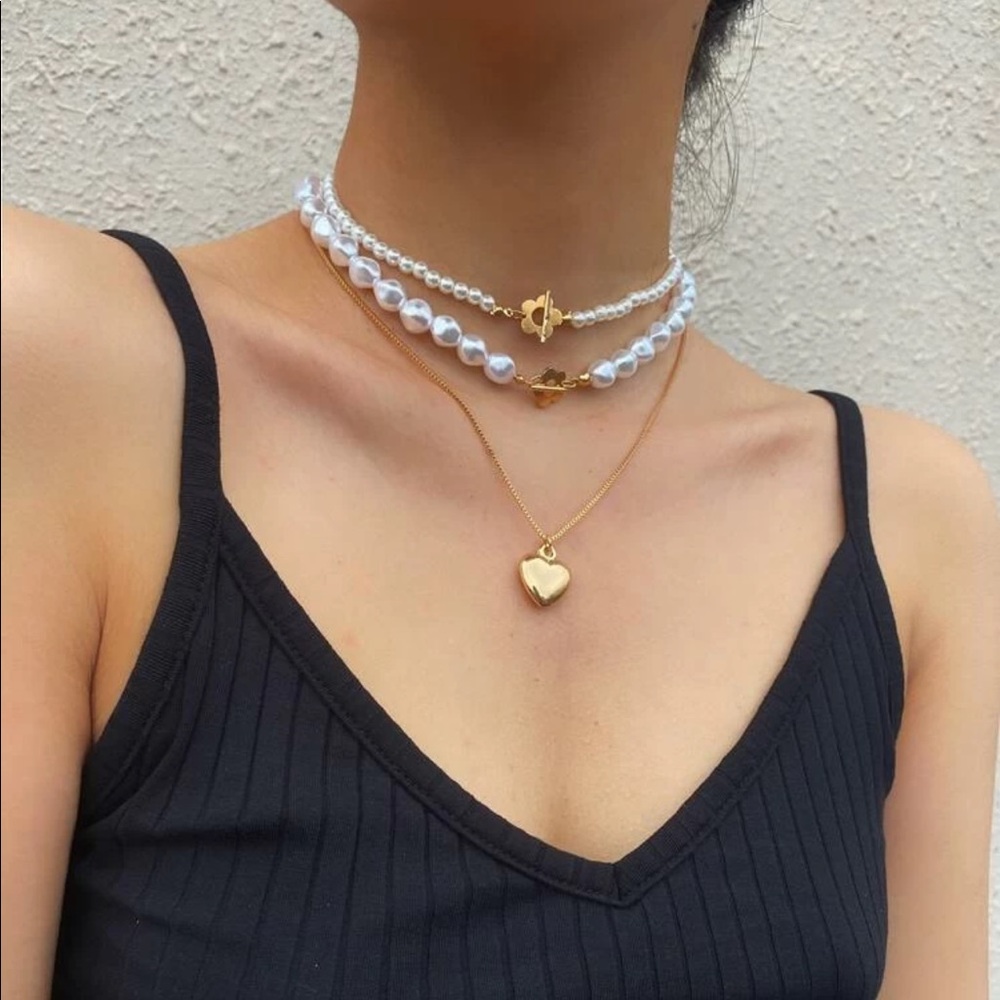 🤍Faux Pearls Charm Flower Necklace Set🤍
